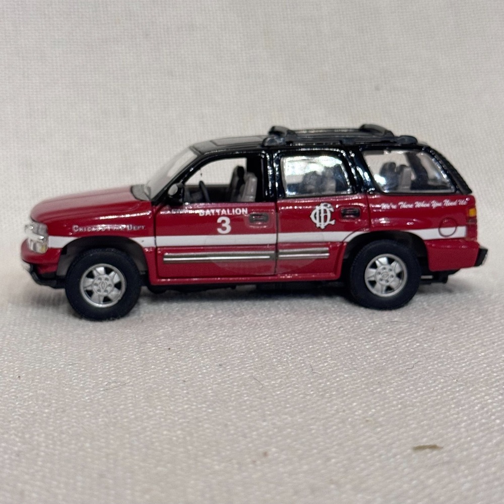 1/64 Chevy Tahoe Chicago Fire Department CFD Model Car Diecast Battalion 3 Red